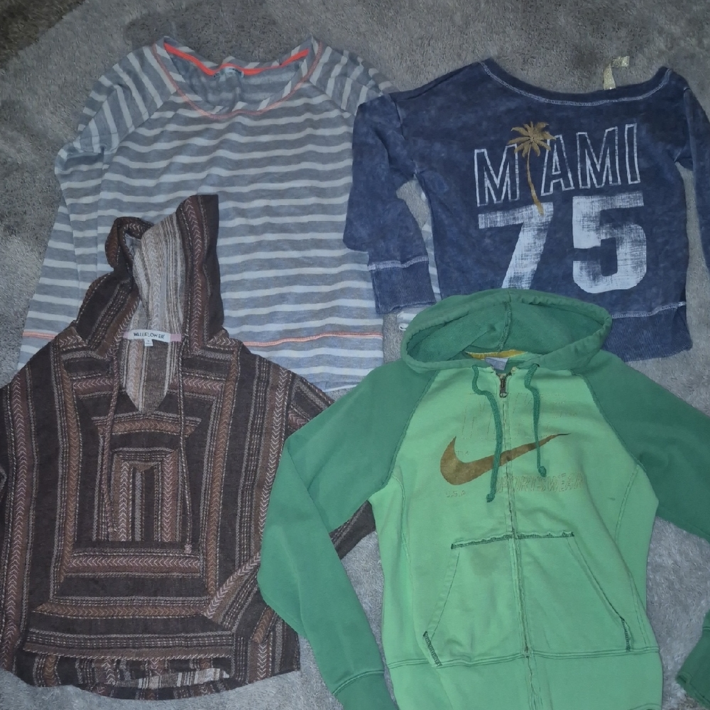 Womens Sweatshirt Bundle Medium
